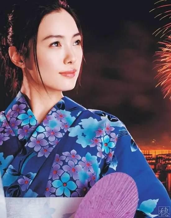 莱奥的状态很好，他在训练中穿上了标志着首发队员的衣服。